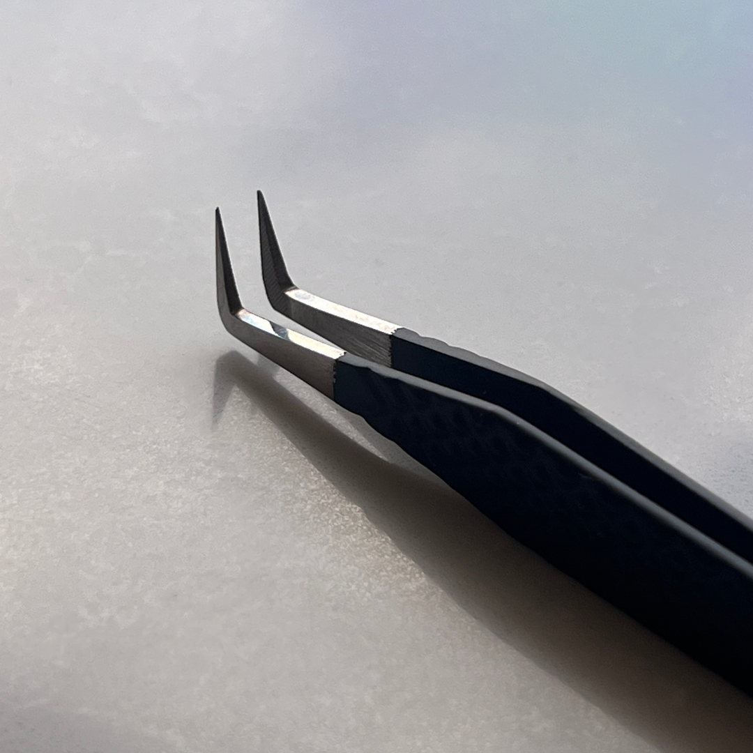 Boot Leg Tweezer